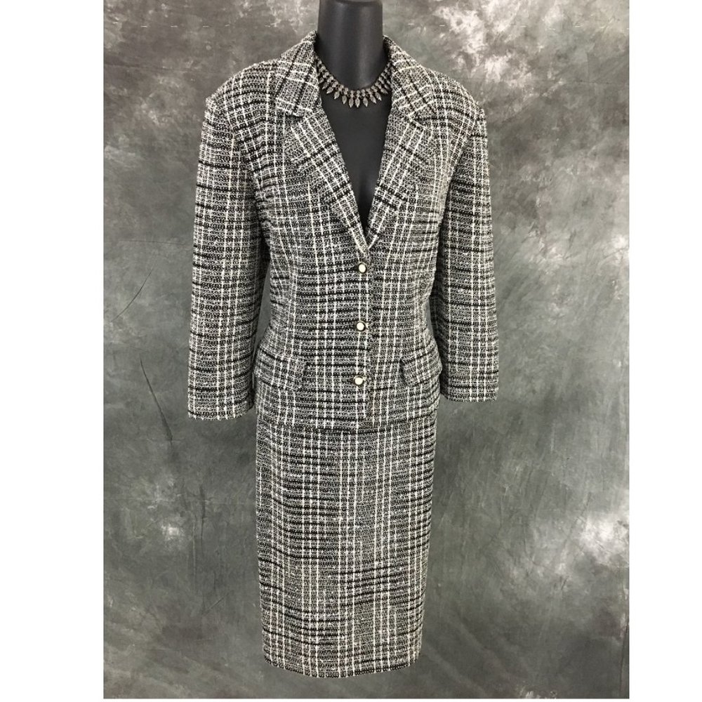 BEAUTIFUL St John knit black white cream jacket skirt suit size 8 10